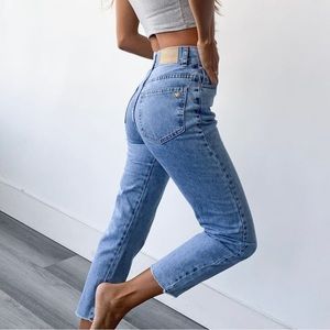 Chipre Mana high rise Mom jeans